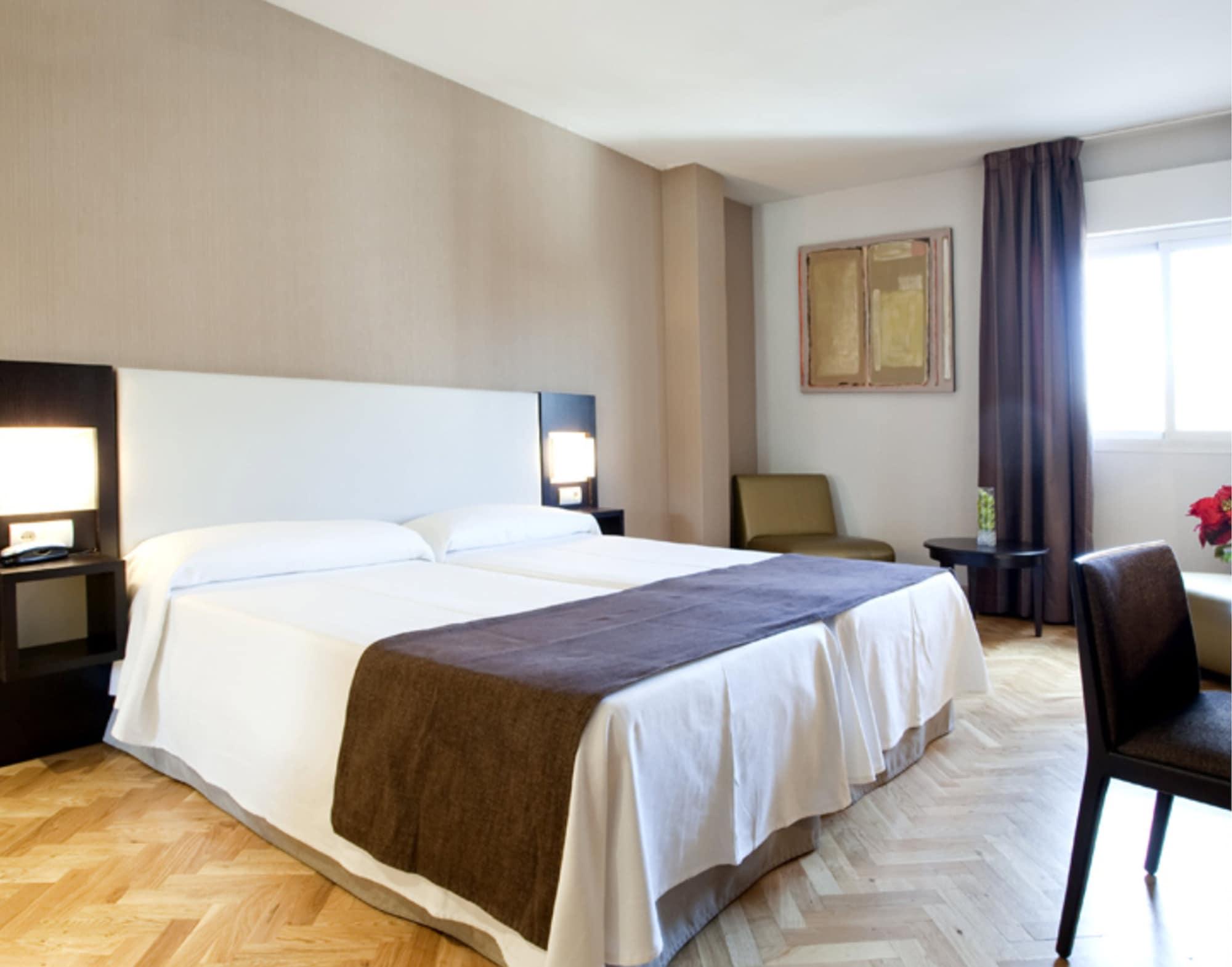 Hostal Carlos III Getafe Exterior photo