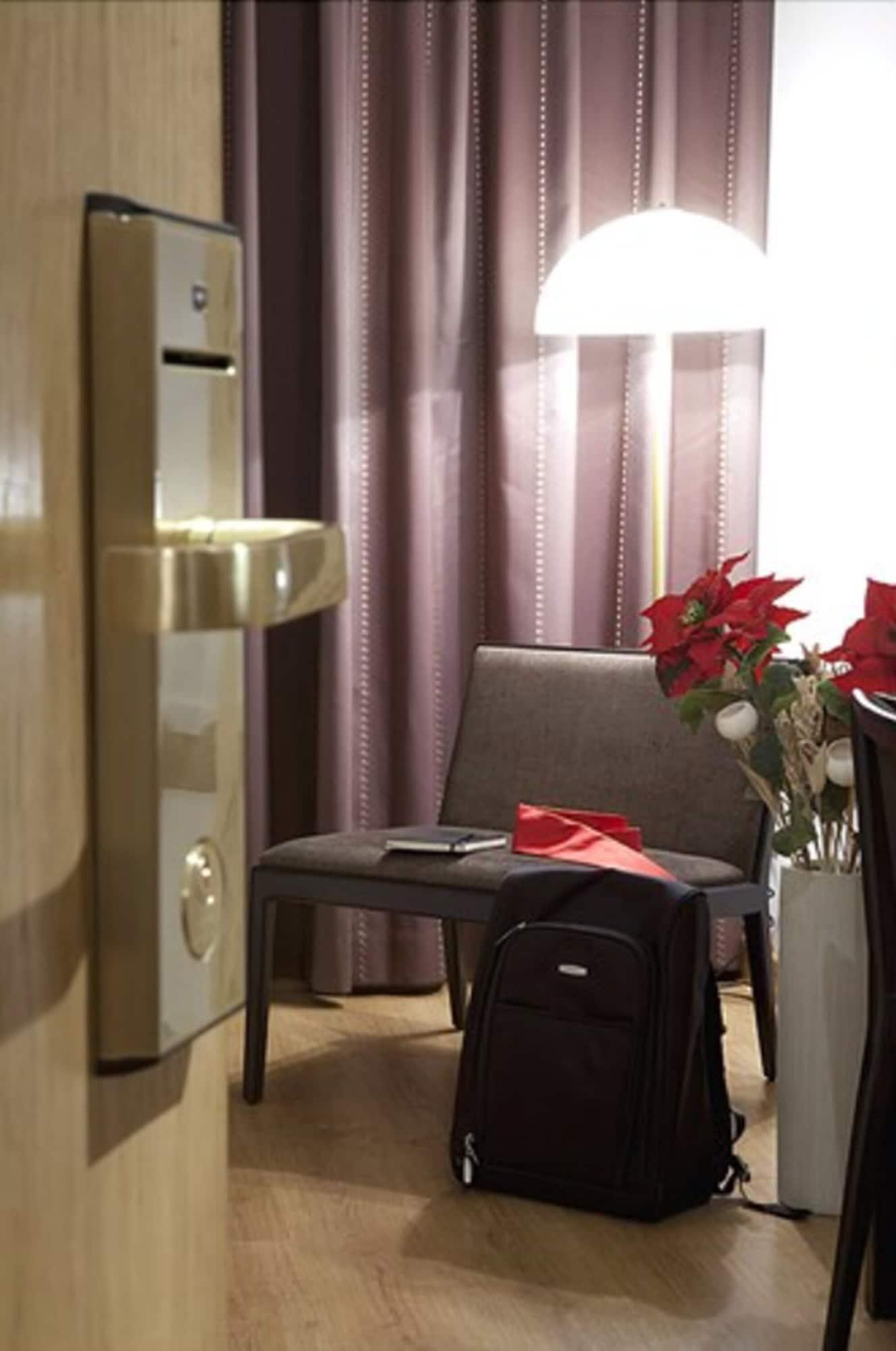 Hostal Carlos III Getafe Exterior photo