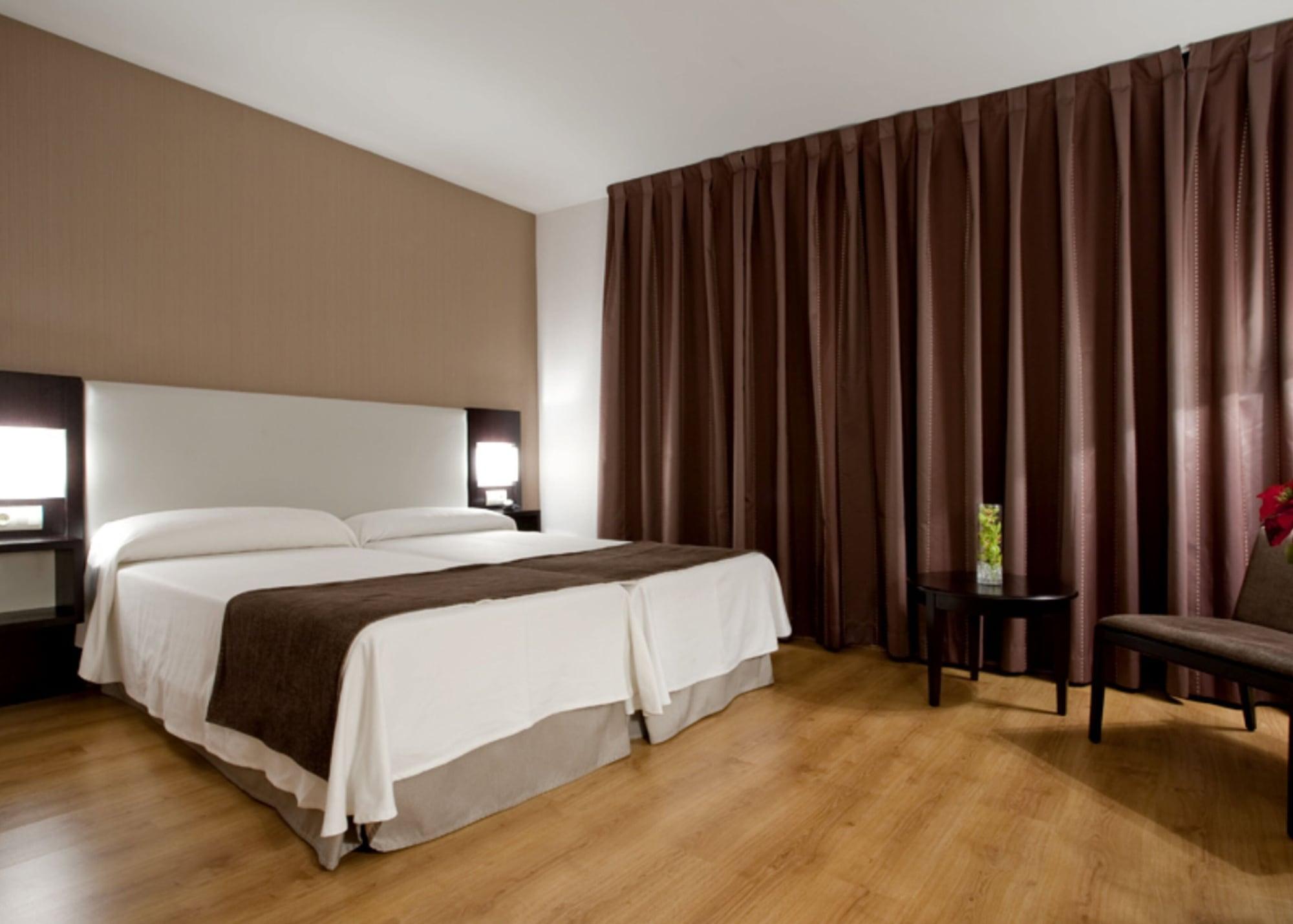 Hostal Carlos III Getafe Exterior photo
