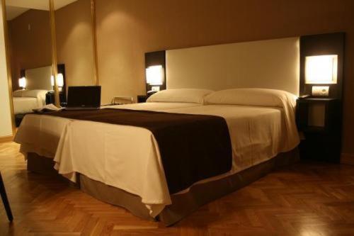 Hostal Carlos III Getafe Room photo