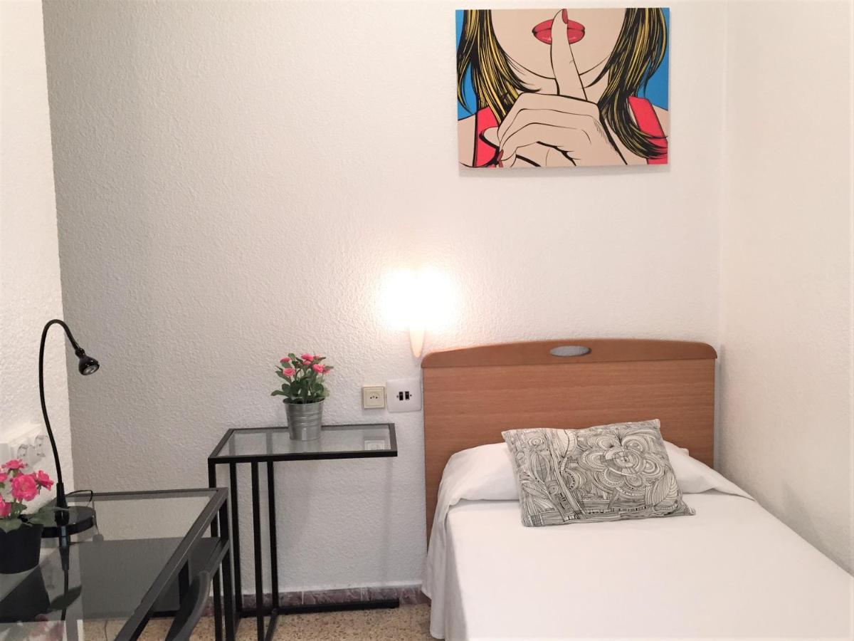 Hostal Carlos III Getafe Exterior photo