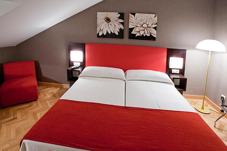 Hostal Carlos III Getafe Exterior photo